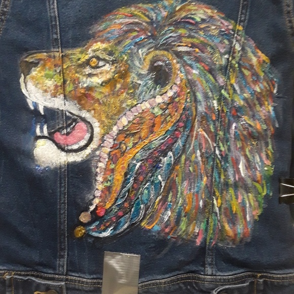 Women's handpainted lion denim jacket - Picture 1 of 4